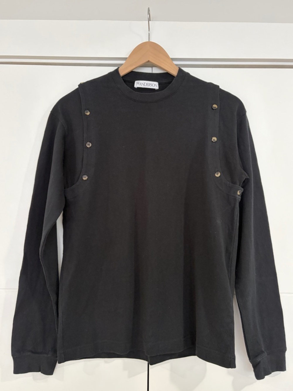 JW ANDERSON Black SHOULDER PLACKET LONG SLEEVE T-SHIRT
